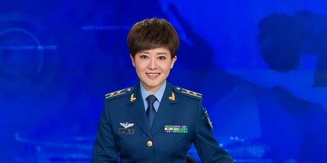 軍事節(jié)目女主持人，閃耀熒屏的星光，軍事節(jié)目女主持人，熒屏上的璀璨星光