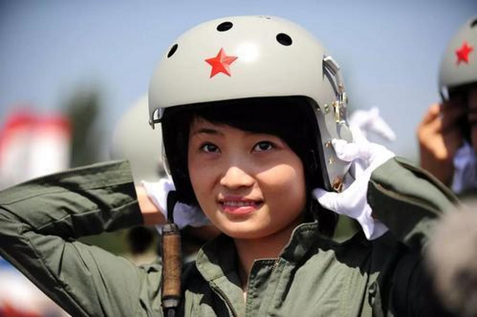 四川女飛行員余旭，英勇無(wú)畏的藍(lán)天使者，四川女飛行員余旭，藍(lán)天的英勇使者