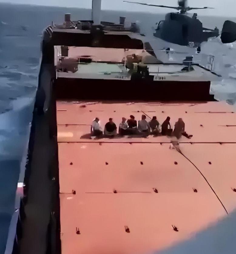 俄羅斯向美軍艦開火，事件背景與SEO解讀，俄羅斯對美軍艦開火事件背景解析與SEO視角解讀