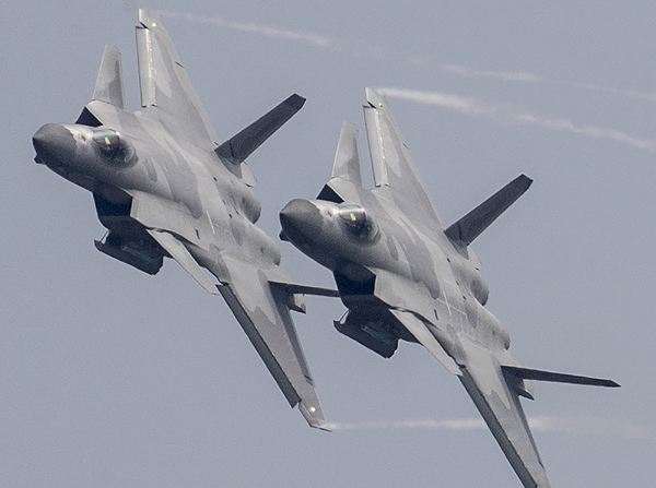 軍事震撼，20架轟炸機傾瀉240枚導彈的力量展示，軍事震撼，20架轟炸機傾瀉導彈力量展示日