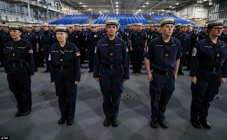 伊麗莎白女王號(hào)航母圖片，展現(xiàn)英國(guó)海軍力量的驕傲，伊麗莎白女王號(hào)航母展示英國(guó)海軍力量的風(fēng)采