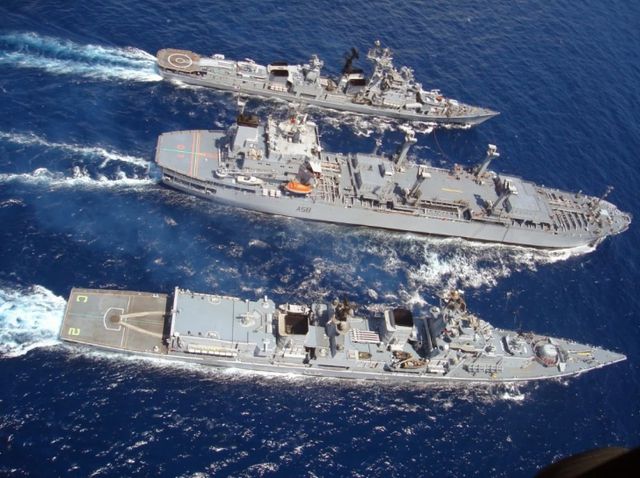 中國第三艘航空母艦下水，揭示強(qiáng)大國防新里程碑，中國第三艘航空母艦下水，國防實(shí)力再上新臺階