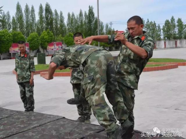 當(dāng)兵可以談戀愛嗎？——深度解析軍營戀愛現(xiàn)象，軍營戀愛現(xiàn)象，解析士兵能否談戀愛的多維度視角