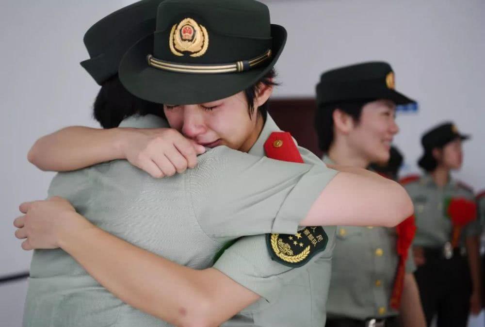 關(guān)于21式各軍種八一臂章的探討，關(guān)于各軍種八一臂章的探討，深入解析21式臂章特點(diǎn)