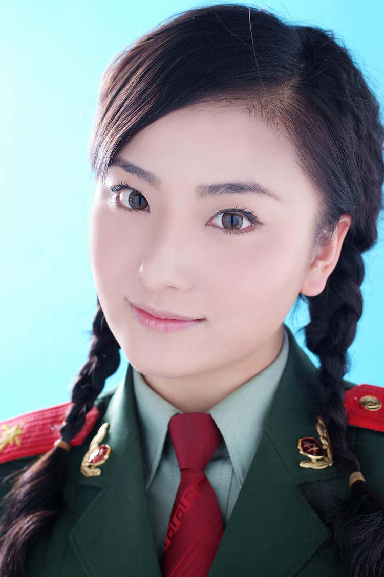 中國(guó)最漂亮的女兵照片第一名——展現(xiàn)英雄之美與榮耀印記，中國(guó)女兵第一名，榮耀印記與英雄之美的璀璨瞬間