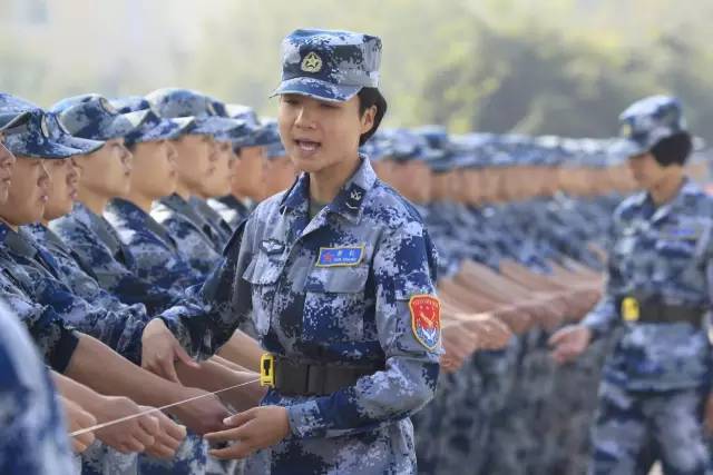 大學(xué)生女兵容易被錄取嗎？解析影響因素與機(jī)會(huì)平等，女大學(xué)生兵錄取機(jī)會(huì)解析，影響因素與平等權(quán)益探討