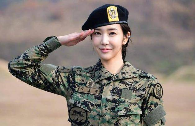 關(guān)于女兵征兵條件，探索未來(lái)的挑戰(zhàn)與機(jī)遇——以2024年為例，女兵征兵條件，探索未來(lái)挑戰(zhàn)與機(jī)遇——聚焦2024年展望