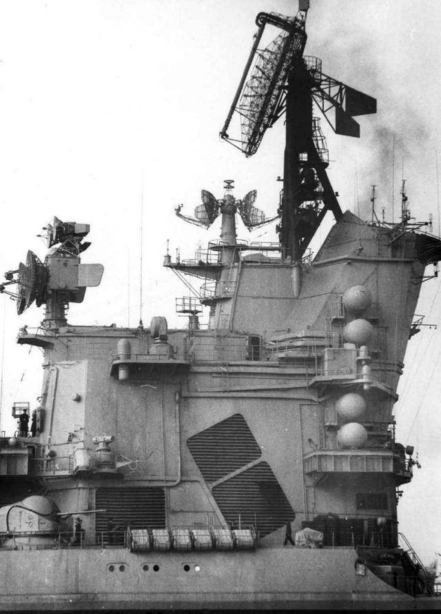 蘇聯(lián)65型巡洋艦，歷史與特點解析，蘇聯(lián)65型巡洋艦，歷史背景與特點深度解析