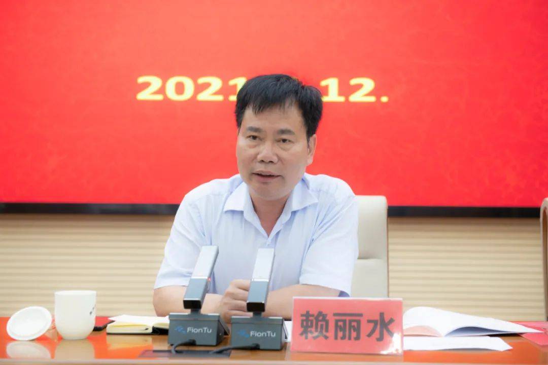 二四六香港資料期期中，深度解析與SEO優(yōu)化策略，深度解析香港期期中資料，SEO優(yōu)化策略揭秘