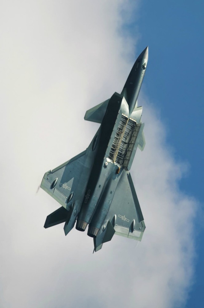揭秘殲-20高清圖片，中國空軍新一代隱形戰(zhàn)機的風(fēng)采，揭秘殲-20高清圖片，中國新一代隱形戰(zhàn)機風(fēng)采展示