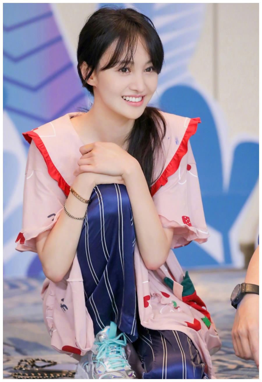 鄭爽現(xiàn)狀揭秘，他的最新動(dòng)態(tài)與所在之地，鄭爽最新動(dòng)態(tài)及現(xiàn)狀揭秘，他的所在之地與最新發(fā)展