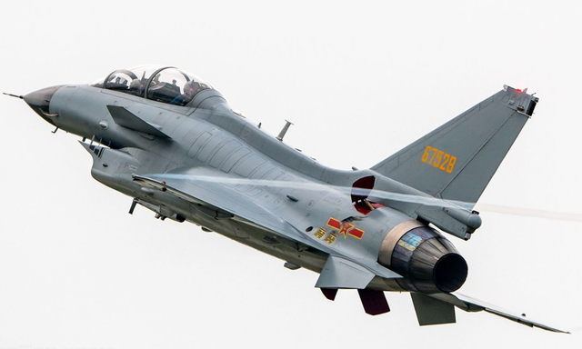 殲-10S，中國空軍的新銳利劍，中國空軍新銳利器，殲-10S利劍出擊